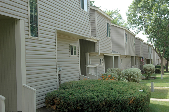 Primary Photo - Woodmount Townhomes