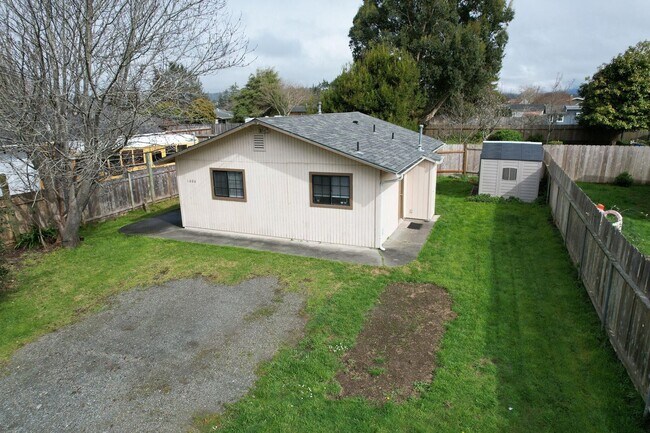 Building Photo - 1006 Hiller Rd