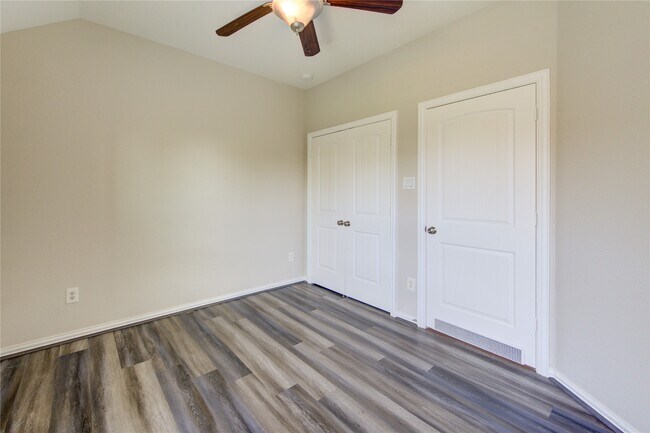 Building Photo - 4519 Apple Point Ln