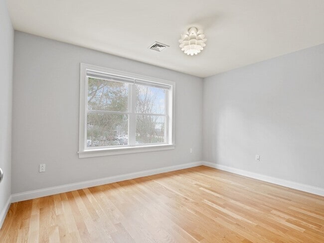 Building Photo - 431 Neponset St