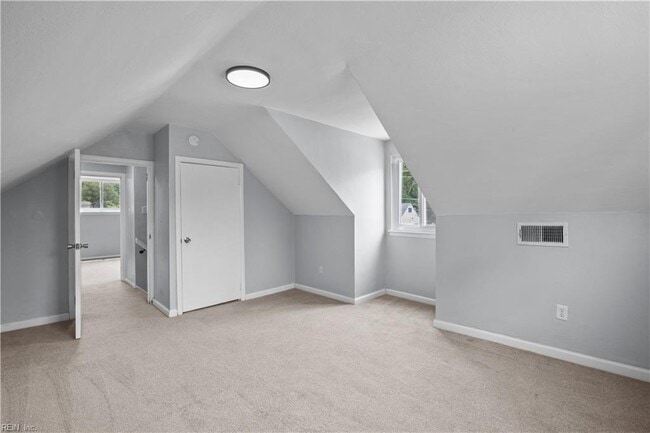 Building Photo - 528 Lavender Ln