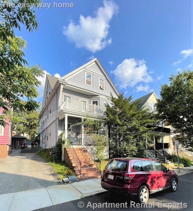 Building Photo - 95 Bartlett St