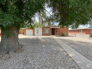 Building Photo - 3 Bedroom Single Story Available Near Coma...