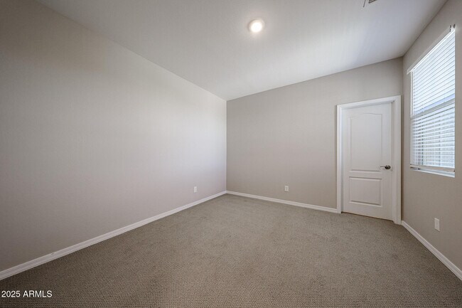 Building Photo - 3813 E Branham Ln
