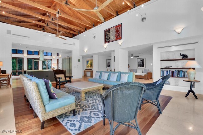 Building Photo - 795 18th Ave S