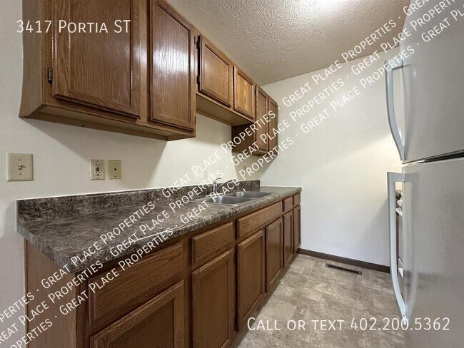 Building Photo - 3417 Portia St