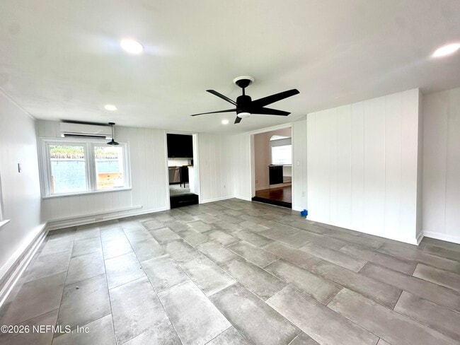 Building Photo - 5951 Clifton Ave