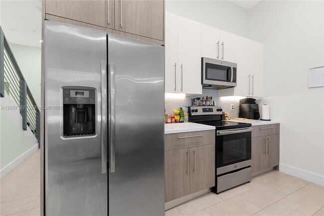 Building Photo - 4444 NW 9th St.