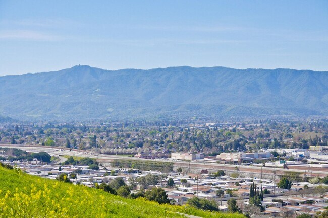 Building Photo - Modern Communication Hill Townhome | Panoramic Mountain Views