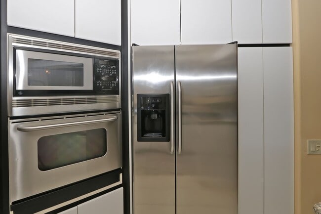 Building Photo - Furnished, 2 Bed/3 Bath Wailea Palms Residence Gated with Ocean Views