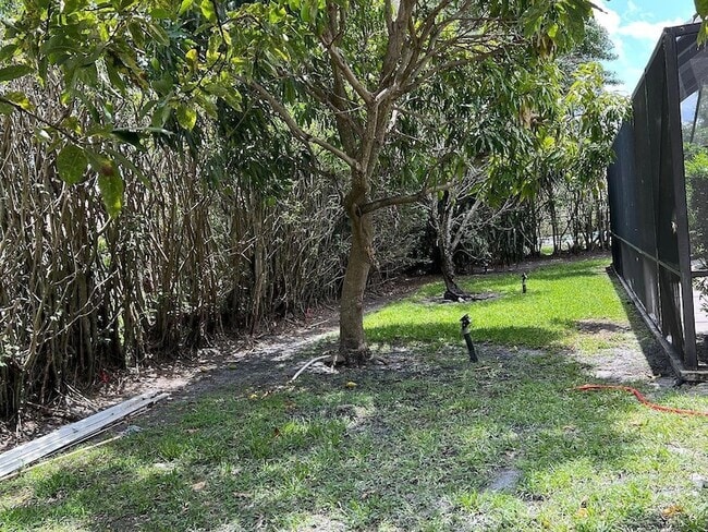 Building Photo - 1250 SW 15th Ave