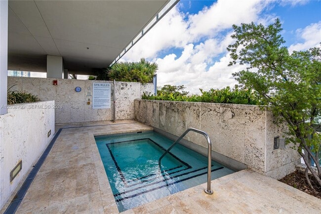 Building Photo - 120 Ocean Dr