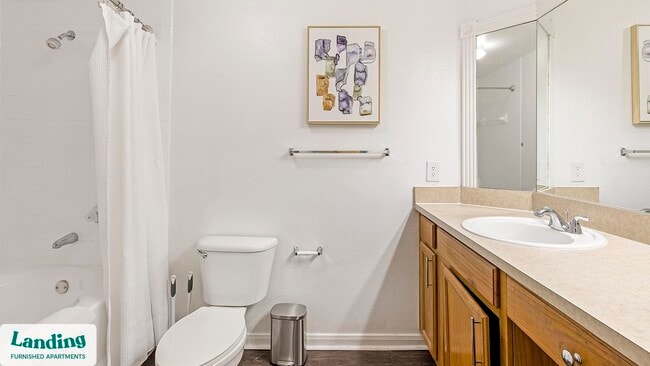 Building Photo - 1000 Henderson St