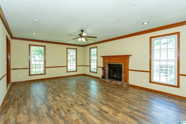 Building Photo - 917 Old Oak Trce