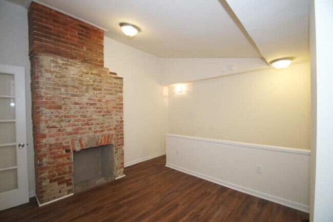 Building Photo - 790 S 2nd St