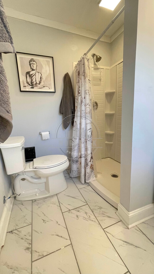 Building Photo - 1341 Meridian St