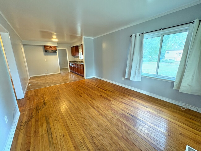 Building Photo - 13343 Charlotte Ave