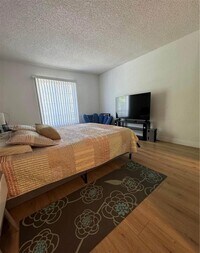 Building Photo - 5201 Geneva Ct