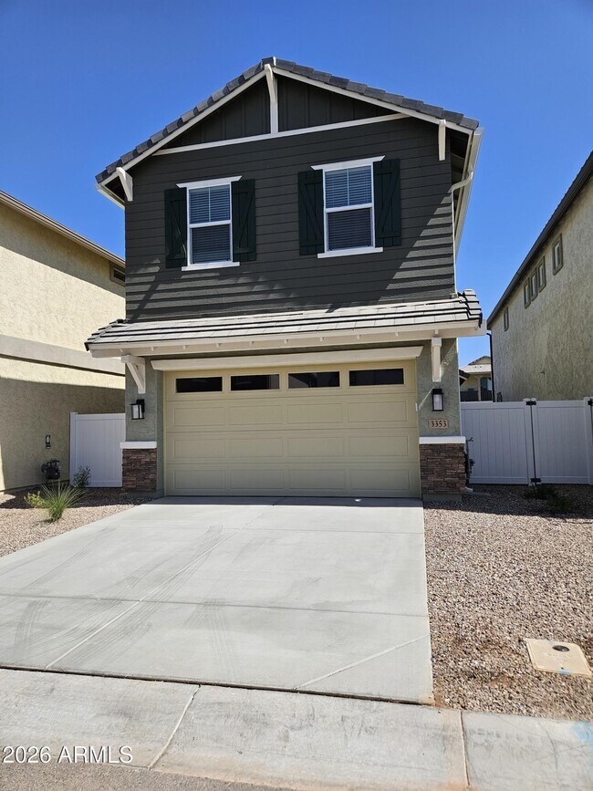 Building Photo - 3353 S Primrose