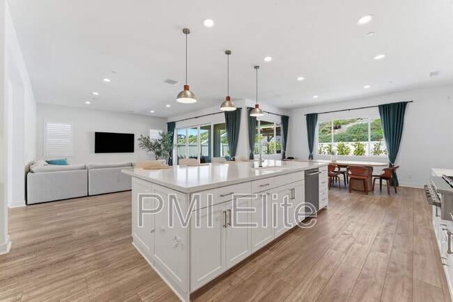 Building Photo - 28657 Windbreak Tr