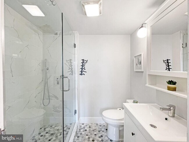 Building Photo - 1367 Florida Ave NE