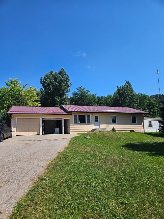 Building Photo - 3 BED | 1 BATH | SINGLE-LEVEL HOME | STURGIS