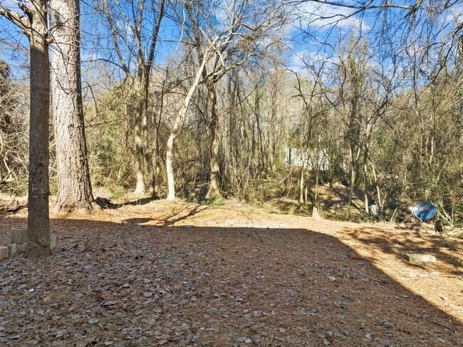 Building Photo - 616 Hilltop Dr