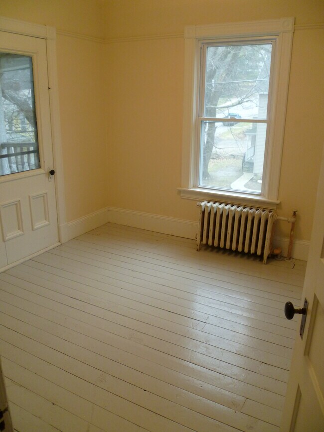 Building Photo - 129 Grandview St