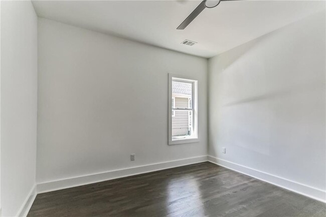 Building Photo - 1252 Epworth St SW