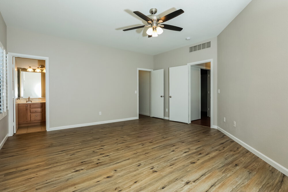 Building Photo - 2837 W San Carlos Ln