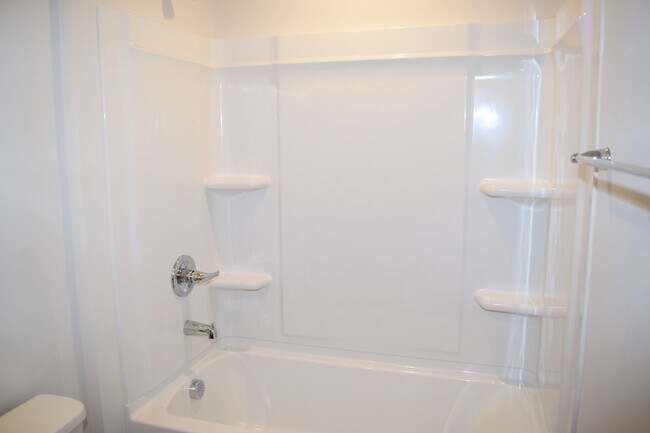 Building Photo - Modern 3-Bedroom Townhome in Desirable Bear Park