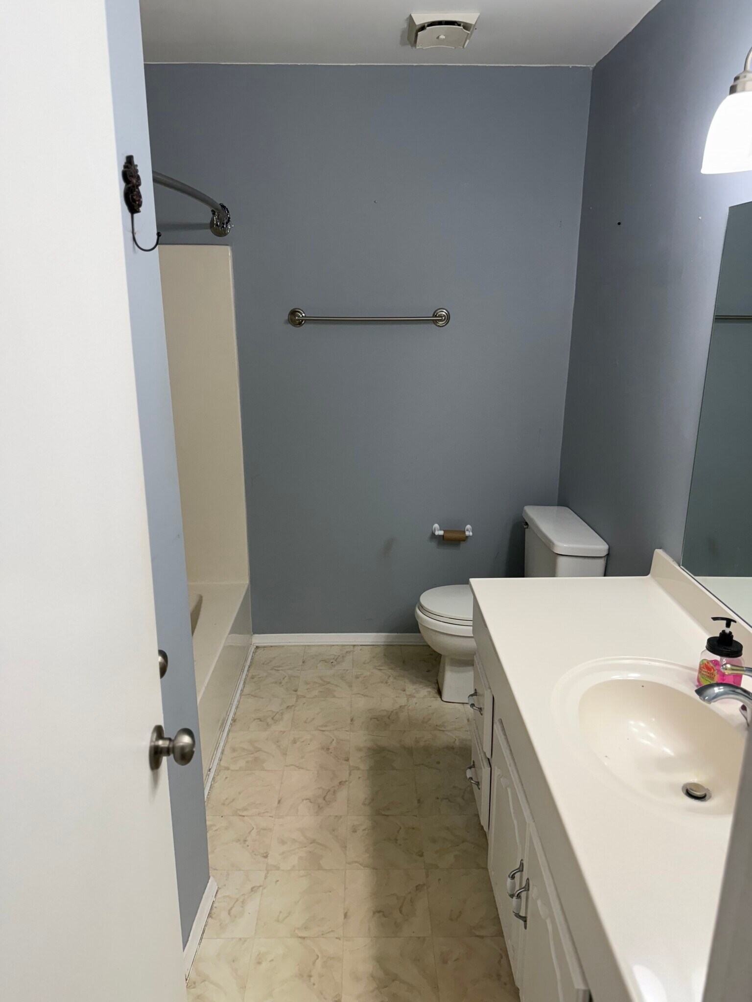 Building Photo - 720 Coventry Ln