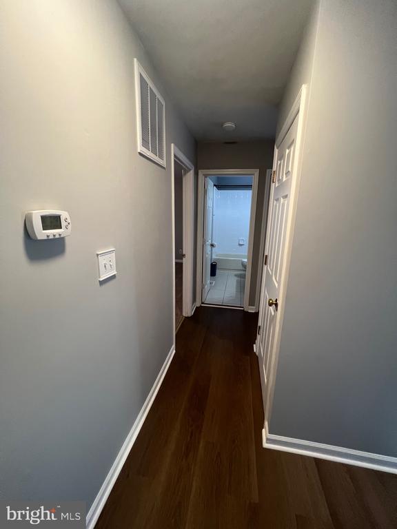 Building Photo - 11211 Surry Woods Ct