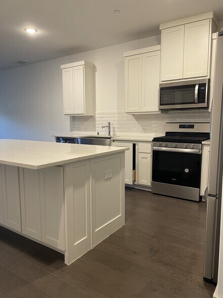 Building Photo - 1764 Thornton Dr