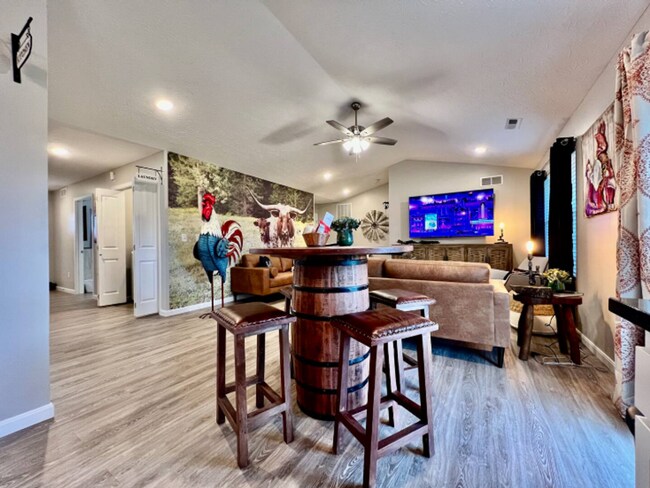 Building Photo - NEW Farmhouse Retreat Rustic decor and Cozy vibes!