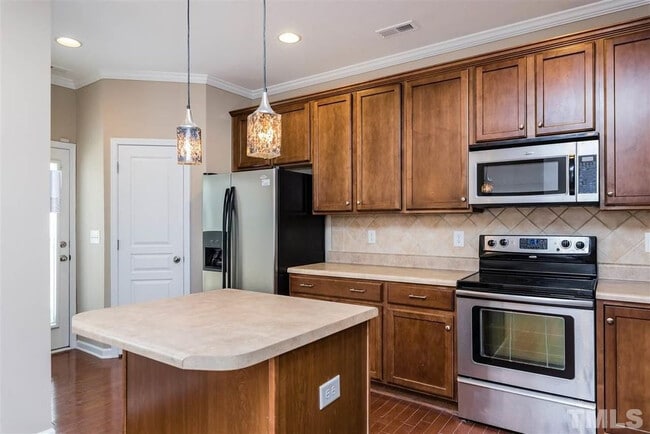 Building Photo - Room in Townhome on Keystone Park Dr