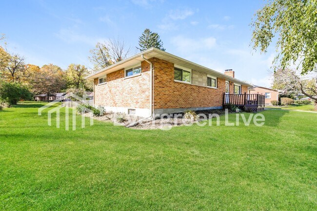 Building Photo - 120 Hilltop Dr