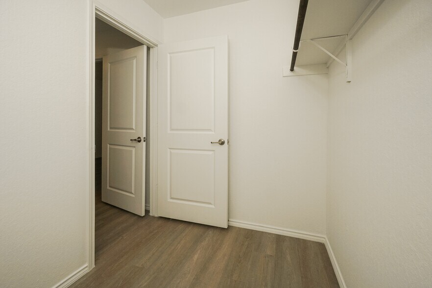 Building Photo - 11918 Cink Dr