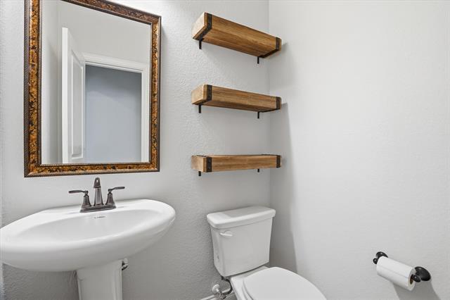 Building Photo - 7228 Windy Ridge Dr