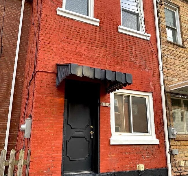 Primary Photo - 136 44th St