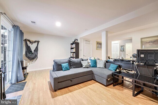 Building Photo - 5619 Ridge View Dr