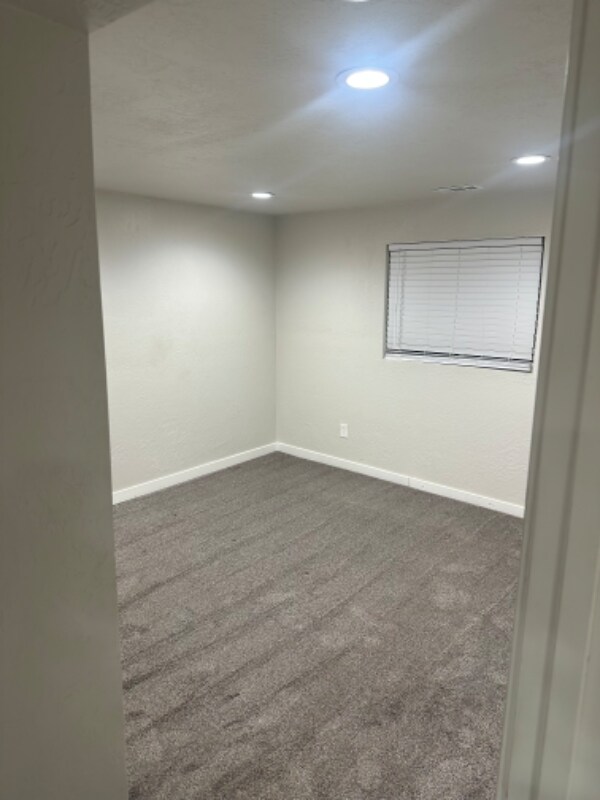 Building Photo - 3306 N Fairfield Rd