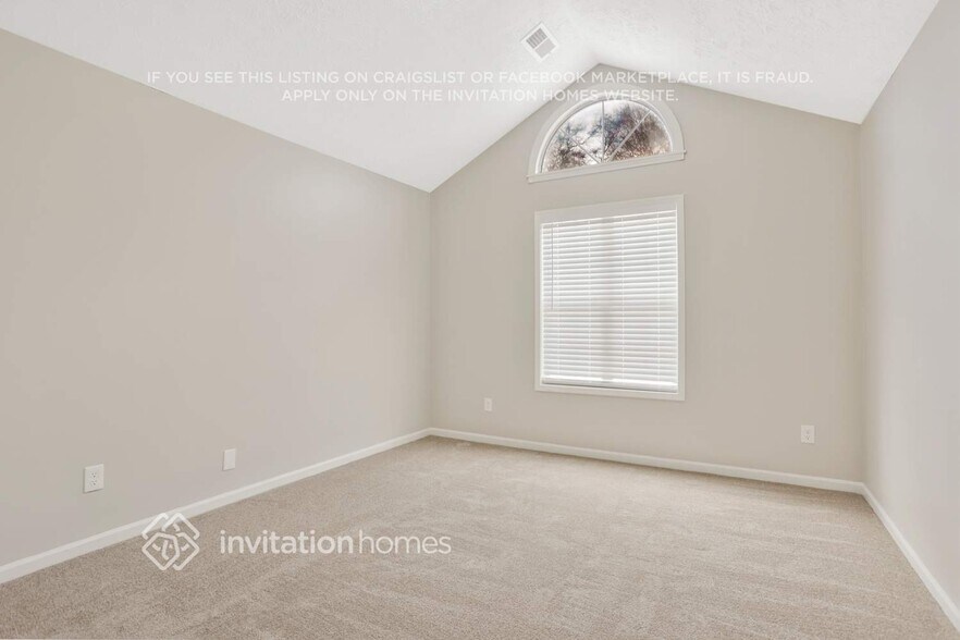 Building Photo - 1052 Autumn Crest Dr