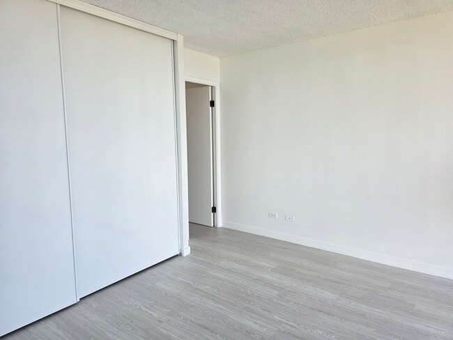 Building Photo - Lele Pono - 2 Bedroom 2 Bathroom 2 Parking...