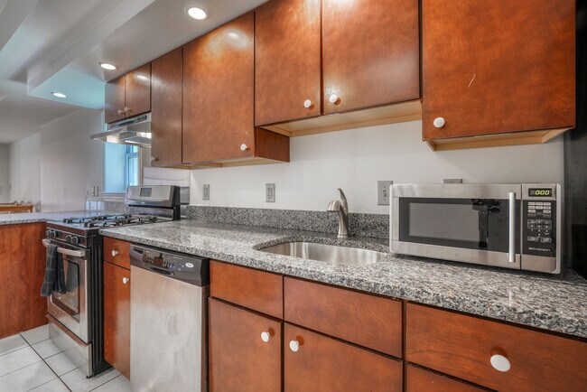 Building Photo - 634 Eislen St