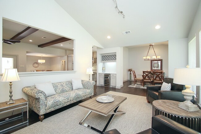 Building Photo - 5319 Paisley Ln