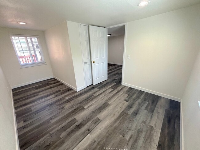 Building Photo - Completed remodeled stand alone 2 Bedroom ...