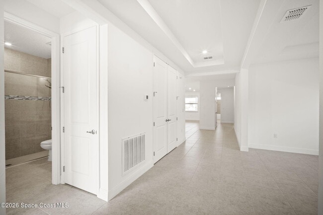 Building Photo - 6185 Moonrise Dr