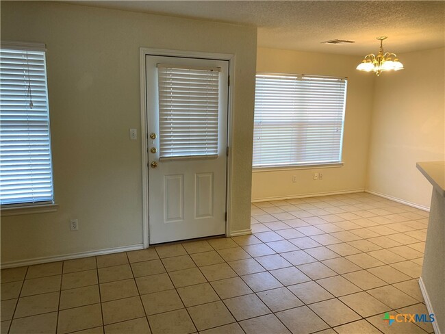 Building Photo - 3014 Green Mountain Dr