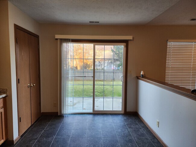 Building Photo - 3-Bedroom, 2-Bathroom Home with 2-Car Atta...